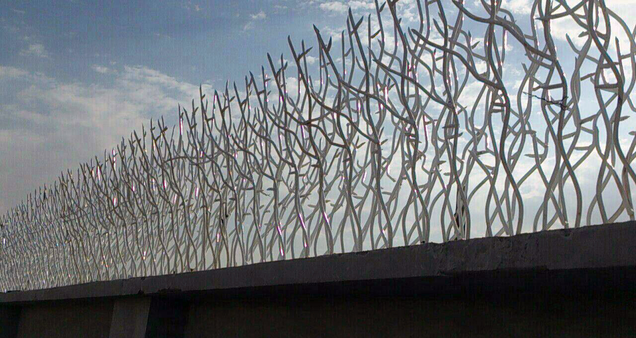 راهنمای خرید حفاظ شاخ گوزنی در کرج و استان البرز 09124403540 درب سازه بزرگترین تولیدکننده انواع حفاظ و نرده دیوار – ارسال به سراسر ایران